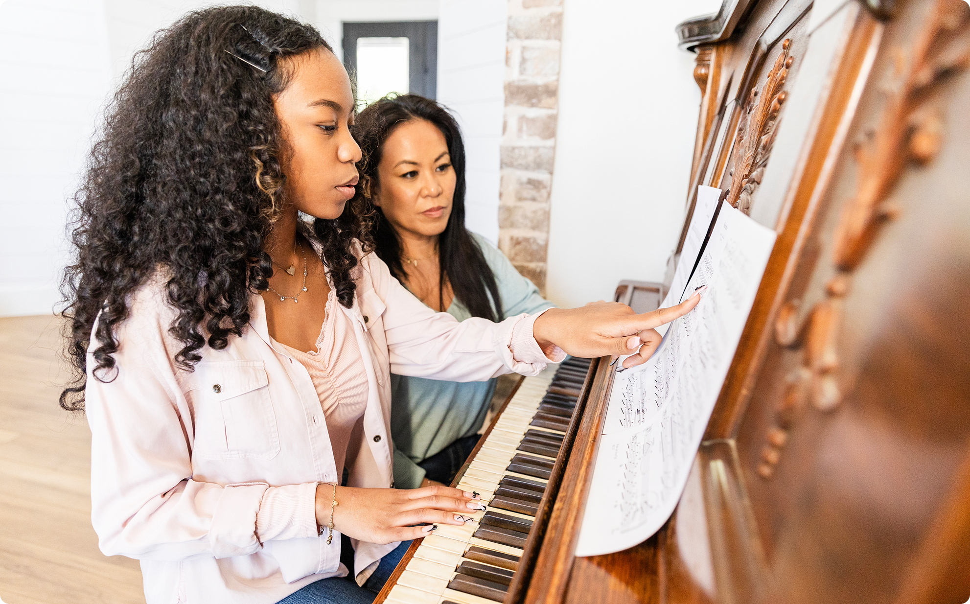 Teaching music with sheet music guidance